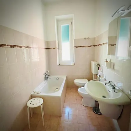 게스트하우스 La A Due Passi Dal Mare